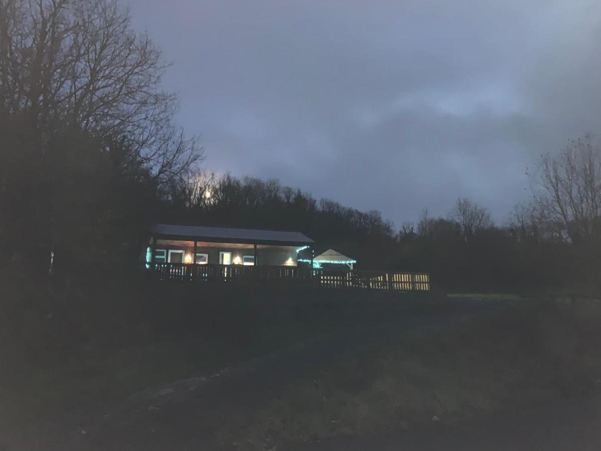 Villa Kabin In The Woods Llandybie Exterior foto