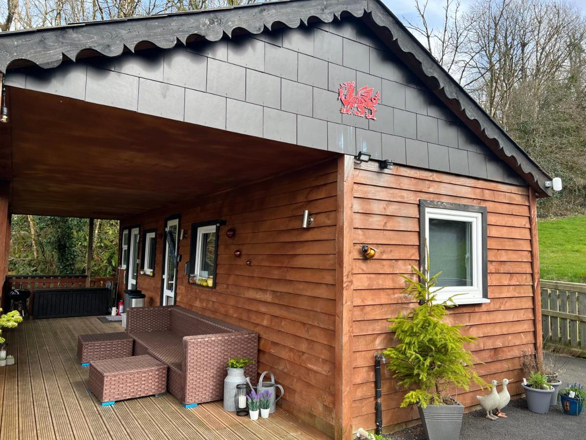 Villa Kabin In The Woods Llandybie Exterior foto